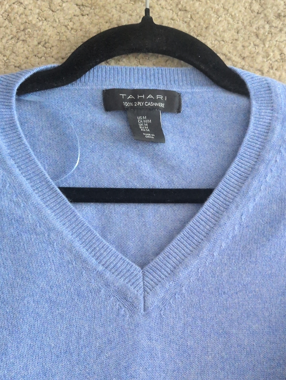 Tahari V-Neck Cashmere Sweater in Light Blue Periwinkle Size Medium - Picture 7 of 7